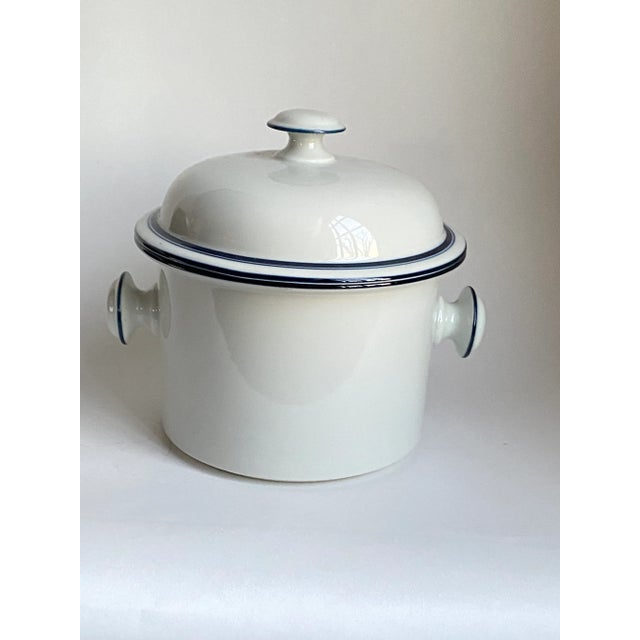 1980s Dansk Bistro Christianshavn Blue Round Lidded Casserole White With Blue Band For Sale In San Francisco - Image 6 of 6