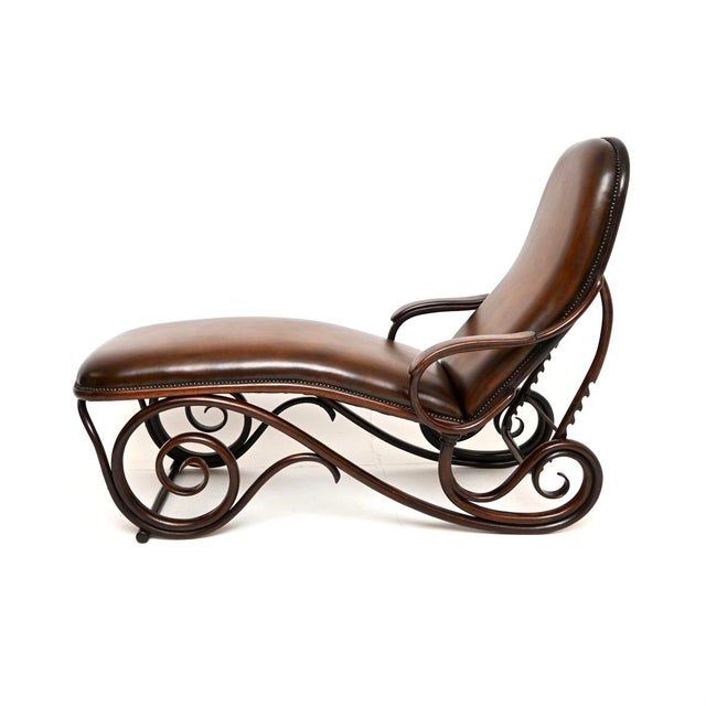 Wood Antique Bentwood and Leather Chaise Lounge, 1880 For Sale - Image 7 of 11