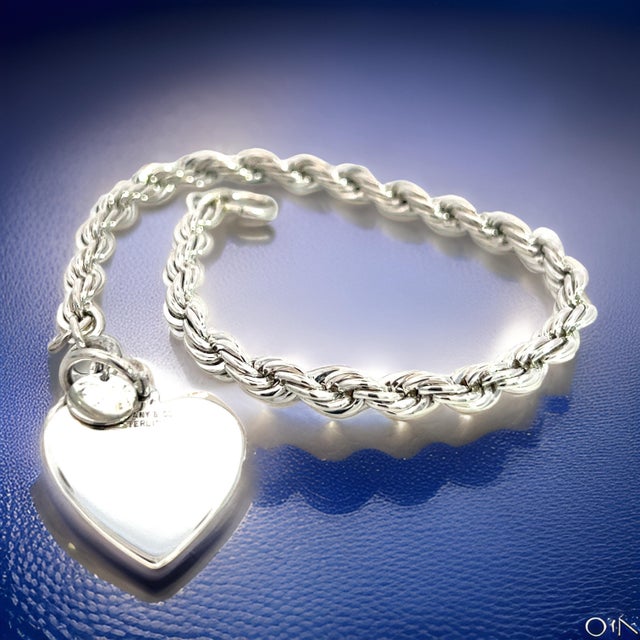 1990s Tiffany & Co Estate Twisted Rope Bracelet With Heart 8" Sterling Silver For Sale - Image 9 of 9