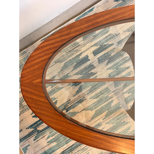 1960s G Plan Astro Teak & Glass Oval Coffee Table – Mid Century Modern Sculptural Base For Sale - Image 5 of 10