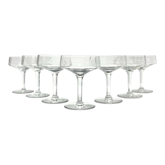 1940s Vintage Set of 7 Coupe Optic Etched Flower Champagne Glasses For Sale