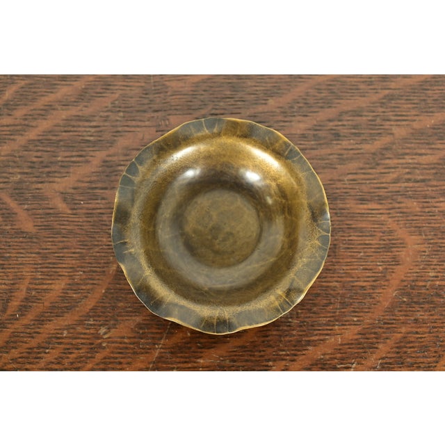 Roycroft Arthur Cole for Avon Coppersmith Arts & Crafts Hammered Brass Ruffled Edge Ashtray or Catchall, 1930s For Sale - Image 4 of 10