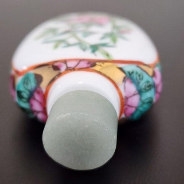 1970s Chinoiserie Porcelain Cabinet Bottle With Birds and Pomegranate For Sale - Image 6 of 9