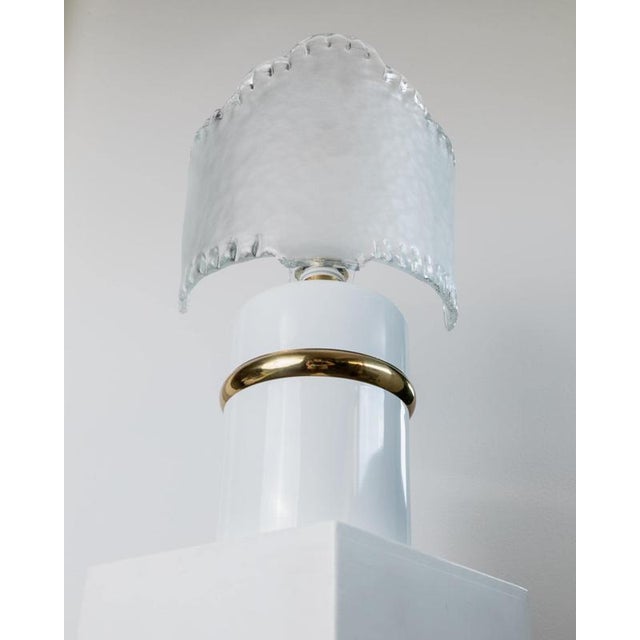 Vintage Murano Glass Table Lamp in White, Gold Metal Base, Frosted Glass Shade, Italy, 1980s For Sale - Image 5 of 11