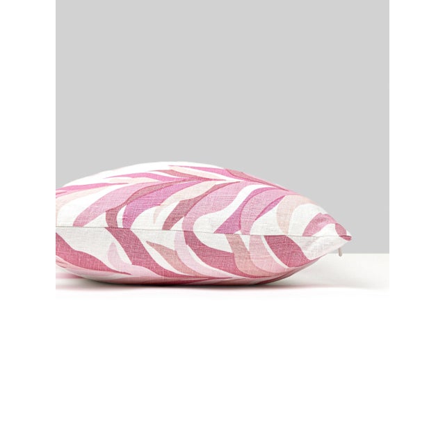 Tone-on-tone stripes get a tropical twist with our Chira Island motif. Offered in 6 retro-inspired shades, Chira Island is...