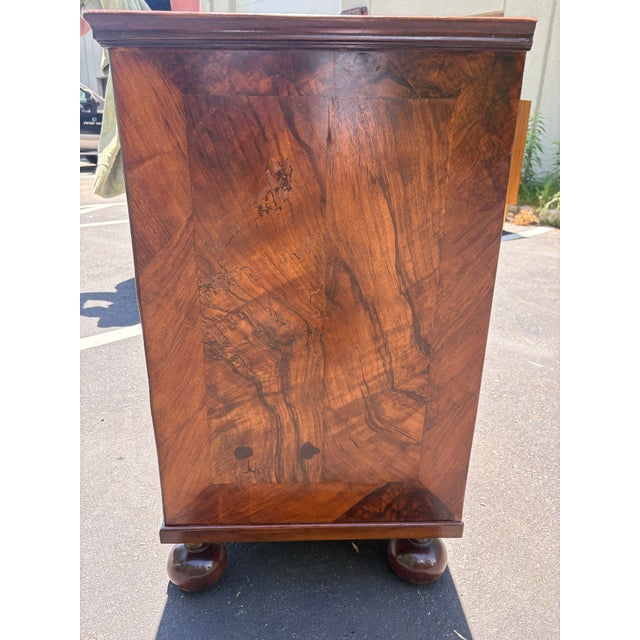 American 17th Century William and Mary Bunfoot Inlaid Walnut Chest of Drawers For Sale - Image 3 of 12