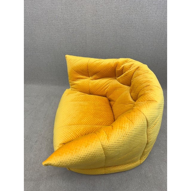 Set of Vintage Armchair and Ottoman in Yellow Brigantin from Ligne Roset For Sale - Image 6 of 18