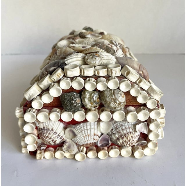Mid 20th Century Vintage Folk Art Seashell Encrusted Jewelry Box For Sale - Image 5 of 12
