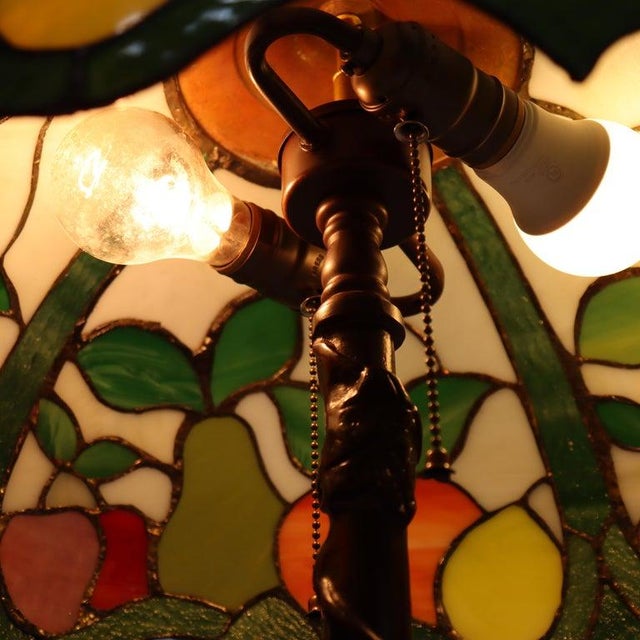 Green Arts & Crafts Leaded Stained Glass Table Lamp With Fruit Design, Early 20th Century For Sale - Image 8 of 10