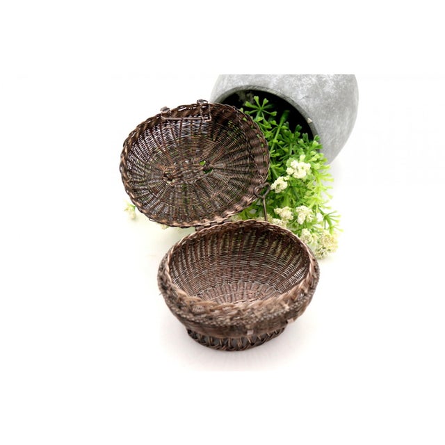 Basket-Shaped Silver Wire Box with Handle and Sliding Closure System For Sale - Image 3 of 6