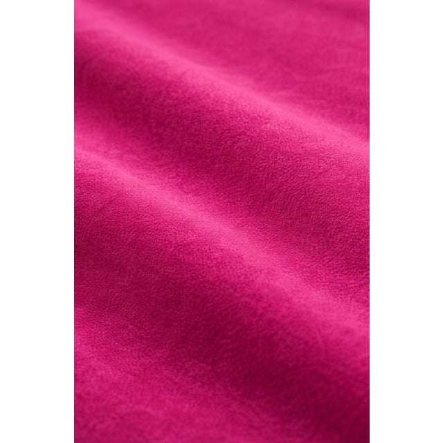 Late 20th Century Modern Slipper Lounge Chair With Ottoman in Magenta Velvet Upholstery – Late 20th Century For Sale - Image 5 of 9