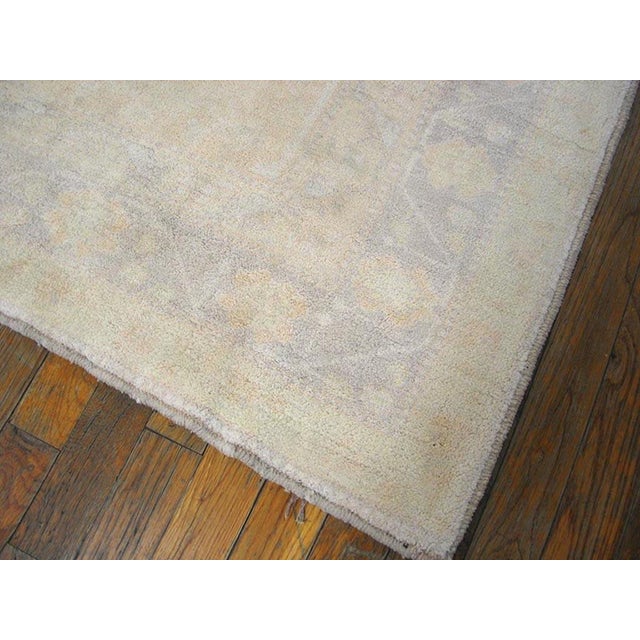 Early 20th Century 1920s Gray Geometric Antique Indian Agra Cotton Rug 4'0" X 6'10" Handknotted Wool Carpet For Sale - Image 5 of 5