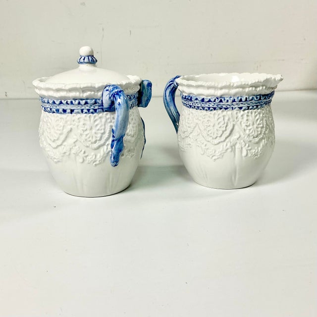 Cornflower Blue 1980s Vintage Chippendale Hollywood Regency French Blue Ribbon & Bow Creamer and Covered Sugar Bowl - 2 Piece Set, After Fitz & Floyd For Sale - Image 8 of 13