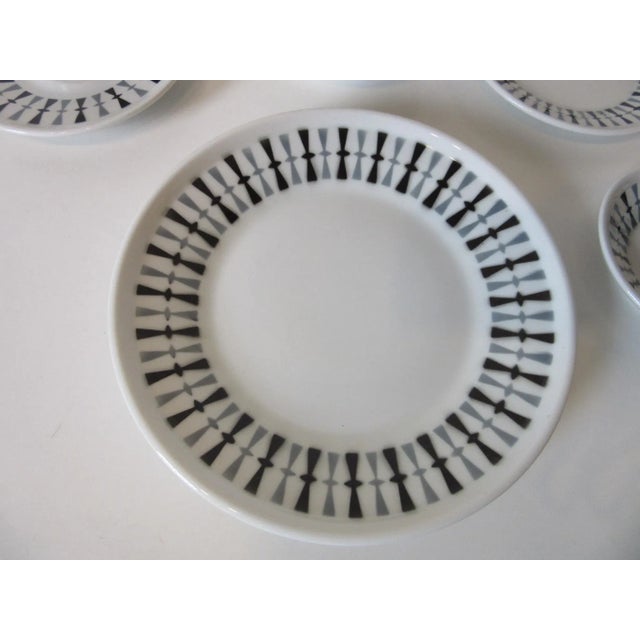 Mid-Century Modern Paul McCobb Mid Century China 36 Pc. / Six Place Settings by Jackson Co. For Sale - Image 3 of 11