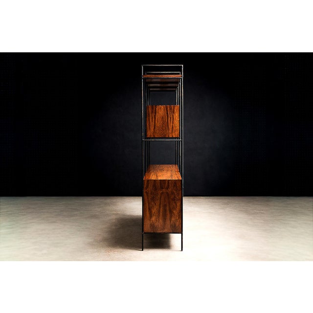 “Mf 710” Modular Bookshelf in Rosewood & Metal, Geraldo De Barros for Unilabor, Brazil, C. 1955 For Sale In New York - Image 6 of 17