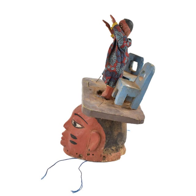 Early 20th Century Yoruba Gelede Mask with Figure Nigeria For Sale - Image 4 of 7