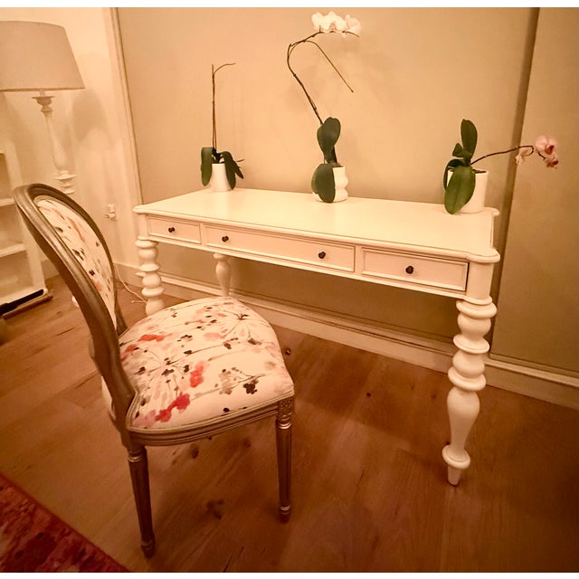 Ethan Allen Ethan Allen Collector’s Classics Turned-Leg Console Table / Writing Desk For Sale - Image 4 of 6