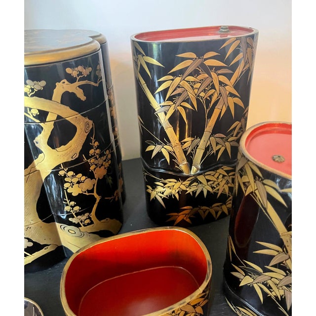 Wood Japanese Maki-e Lacquer Portable Sagejubako Theme of Three Winter Friends For Sale - Image 7 of 18