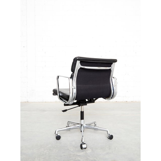 Vitra Vintage EA217 Office Chair by Charles & Ray Eames for Vitra, 1980s For Sale - Image 4 of 18