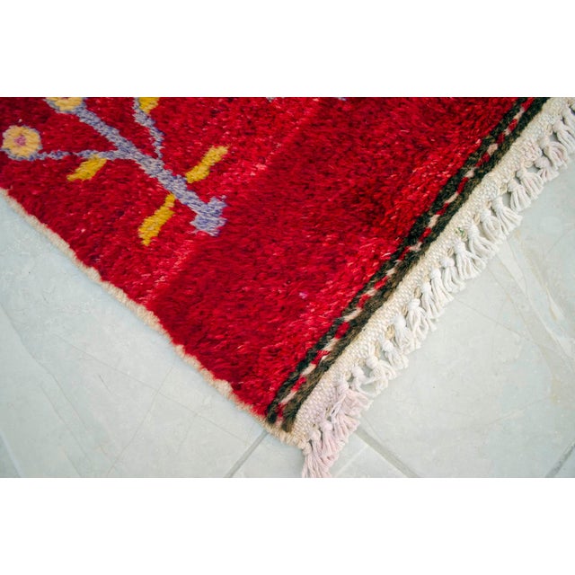 Authentic 1940s Turkish Rug 5x10 Vibrant Red Mid Century Modern Organic Wool Carpet For Sale - Image 12 of 14