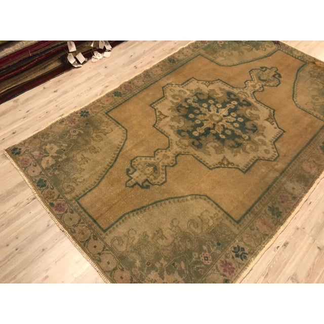 Textile Oushak Vintage Wool Turkish Anatolian Rug- 4′7″ × 7′2″ For Sale - Image 7 of 11