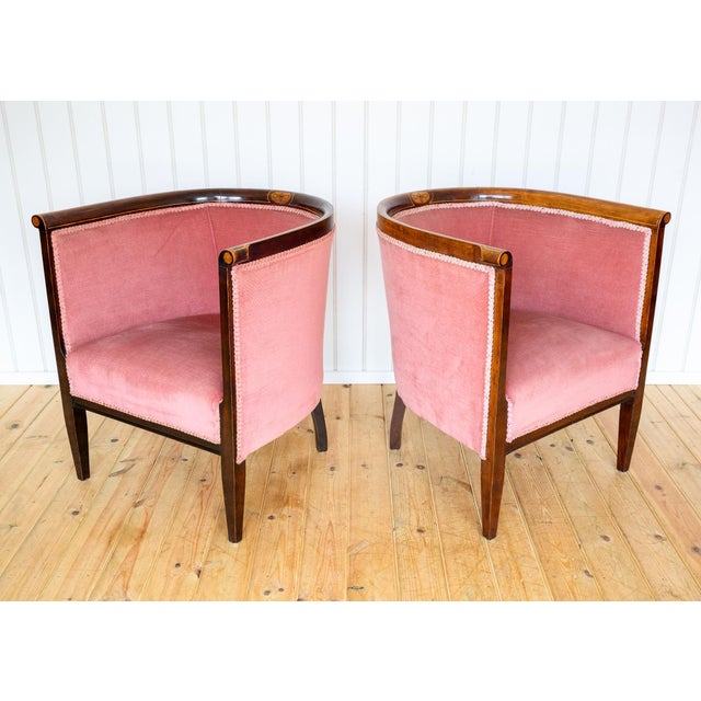 Antique Art Nouveau Edwardian Barrel Back Tub Armchairs in Mahogany and Pink Upholstery, 1910, Set of 2 For Sale - Image 6 of 18