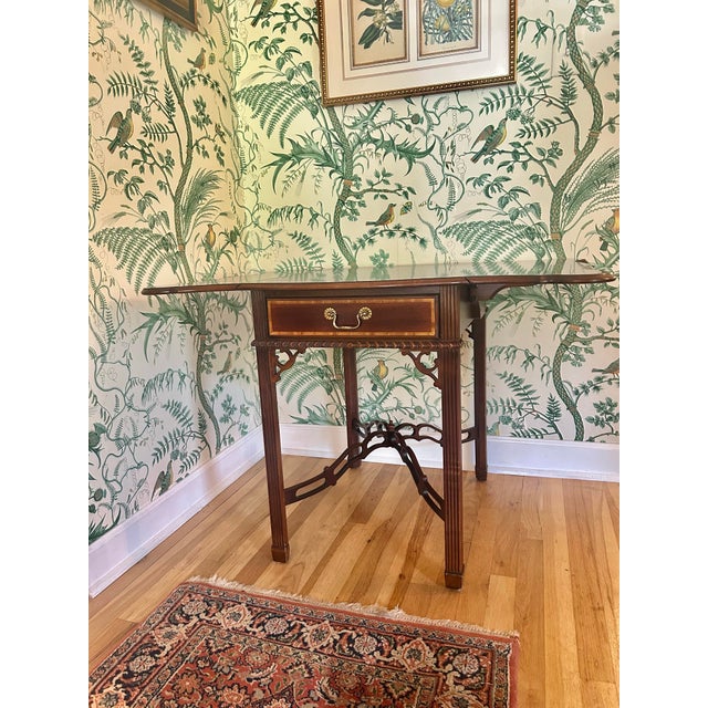 Sherrill Furniture Late 20th Century Sherrill Furniture Mahogany Pembroke Drop-Leaf Side Table – Traditional Federal Style With Brass Hardware For Sale - Image 4 of 14