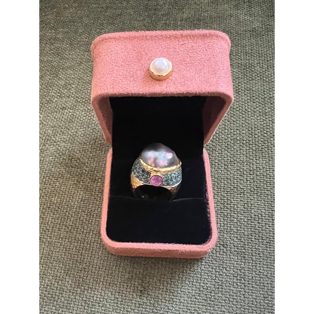 2020s Bochic “Orient” Tahiti Pearl, Emerald & Ruby Cocktail Ring Set 18K Gold & Silver For Sale - Image 5 of 12