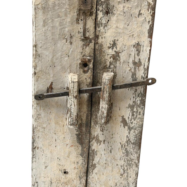 1920s 20th Century Dogon Doors with Carved Elephants, Mali, 1920s, Set of 2 For Sale - Image 5 of 14