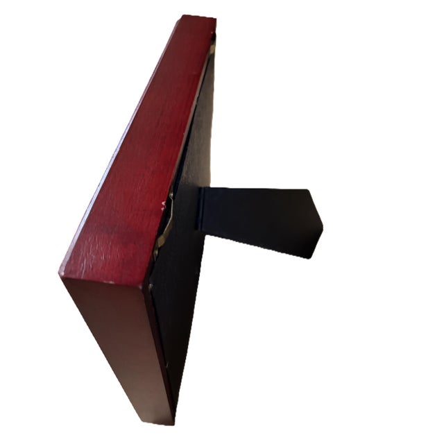 This vintage golf display is a unique piece for automotive and golf enthusiasts. Including an embroidered golf logo as a...