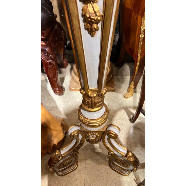 Gold Pair French Regence Louis XIV / XV Style Giltwood Pedestals / Plant Stands For Sale - Image 8 of 9