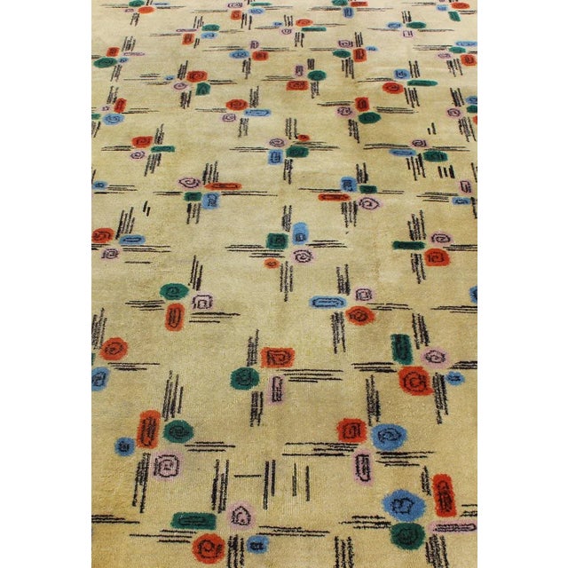 Textile Mid-Century Modern Rug With All-Over Blossom Pattern on Cream Field For Sale - Image 7 of 11