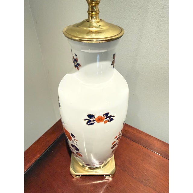 Mid 20th Century Aynsley Bird of Paradise Bone China Table Lamp With Gold Accents For Sale In Washington DC - Image 6 of 7