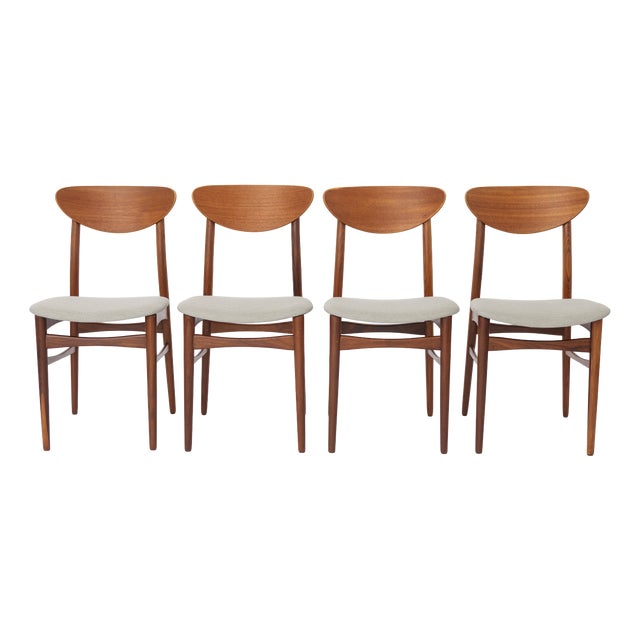 Vintage Scandinavian Danish Teak Dining Chairs in Light Grey Seats, 1960s, Denmark, Set of 4 For Sale