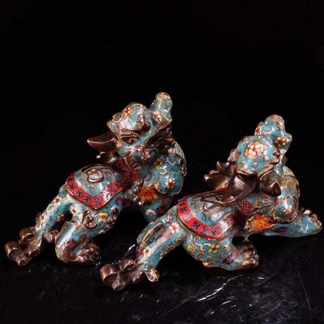 Pair of Vintage Cloisonne Enamel Guardian Lions – 5.9" Foo Dog Figures For Sale - Image 4 of 10