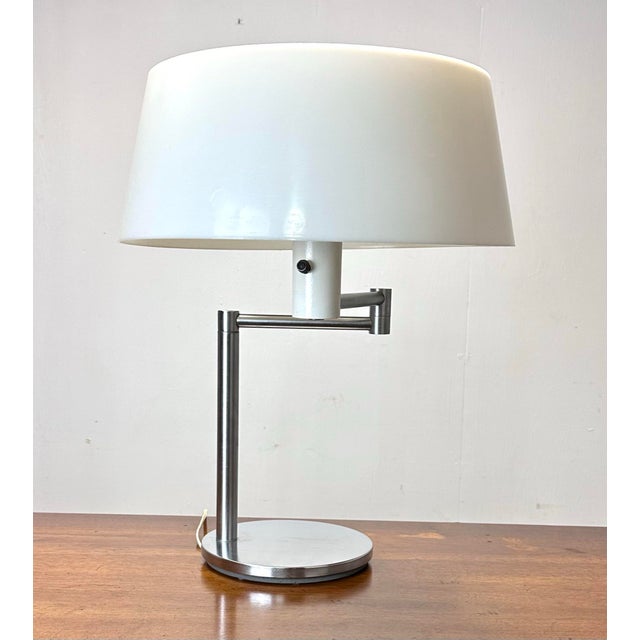 Chrome Mid Century Modern Extendable Arm Table Lamp by Gerald Thurston for Lightolier For Sale - Image 8 of 12