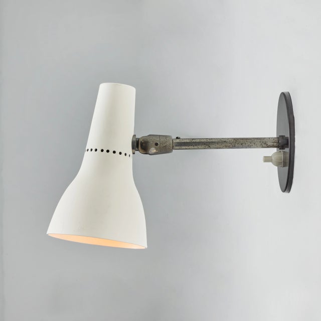 1950s Giuseppe Ostuni Model #109-1 'Tubetto 2 Snodi Piccoli' Wall Lamp for Oluce For Sale - Image 10 of 13