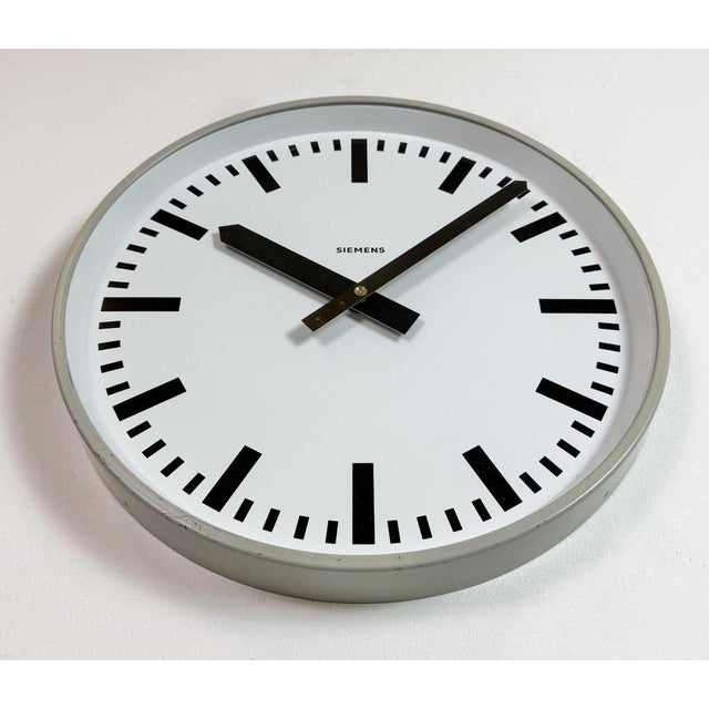 Vintage Industrial Factory Wall Clock from Siemens, 1970s For Sale - Image 6 of 18