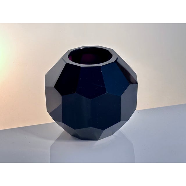 Art Nouveau Faceted Hand-Cut Crystal Glass Vase attributed to Josef Hoffman for Ludwig Moser & Söhne, Karlsbad, 1920s For Sale - Image 12 of 12