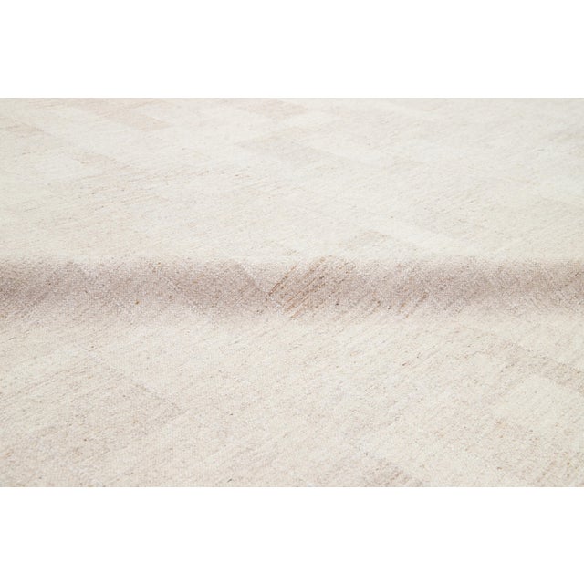 Modern Organic Designed Kilim Flatweave Wool Rug in Beige For Sale In New York - Image 6 of 10