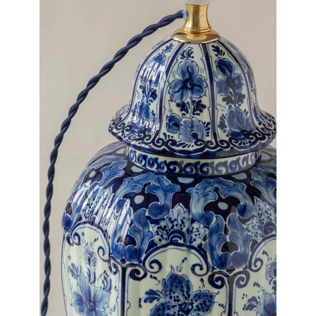 Dutch Delft Blue & White Ceramic Table Lamp with New Pleated Ikat Shade For Sale - Image 4 of 13