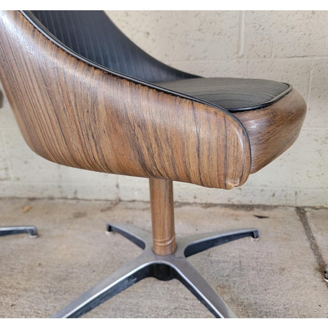Space-Age Mid-Century Modern Dinette / Dinging Set by Virtue For Sale - Image 12 of 18
