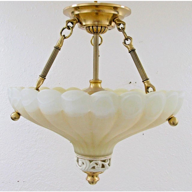 Traditional Elegant Lenox Quoizel Scalloped Shell Inspired Brass Accent Pendant Chandelier For Sale - Image 3 of 18