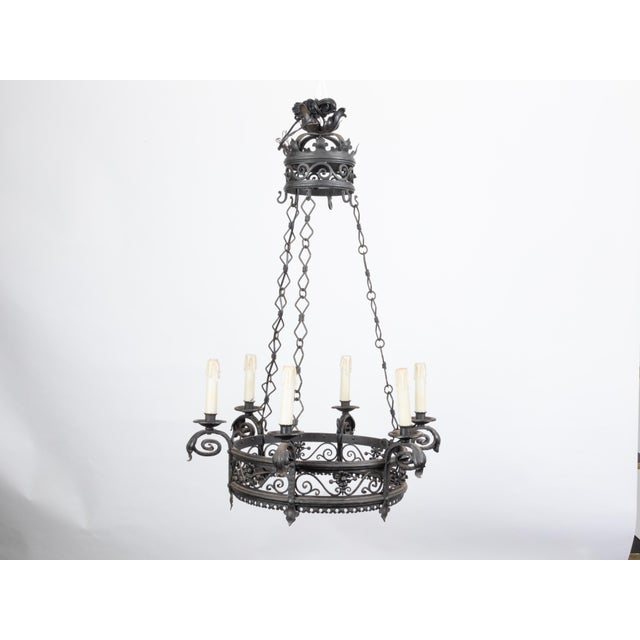 Early 20th Century 1900s French Turn of the Century Iron Chandelier with Six Lights and Scrollwork For Sale - Image 5 of 10