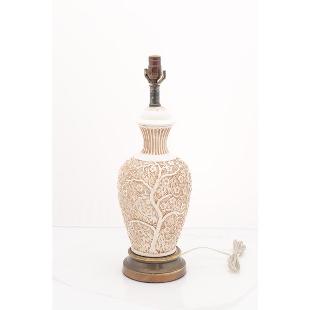 Metal Pair of 1960s Italian Cream Bristolia Ceramic Relief Table Lamps For Sale - Image 7 of 11
