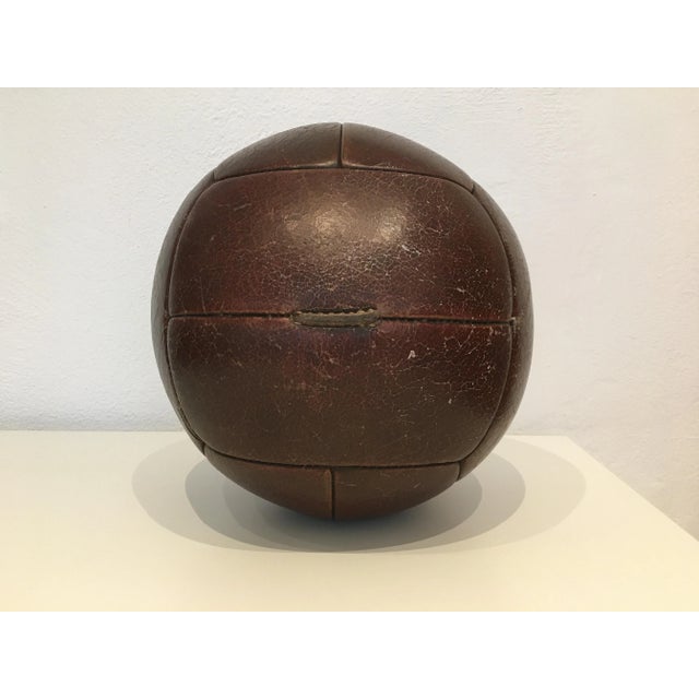 Vintage Leather 4kg Medicine Ball, 1930s, in Good conditions. Designed 1920 to 1949
