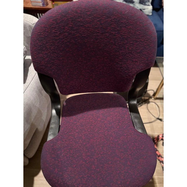 Postmodern Vintage Herman Miller Equa Chairs (1998–2000) – Set of 5 (4 Side + 1 Armchair) For Sale - Image 3 of 12