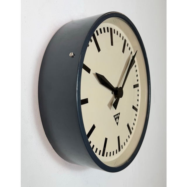 1960s Industrial Factory Wall Clock from Pragotron, 1960s For Sale - Image 5 of 15