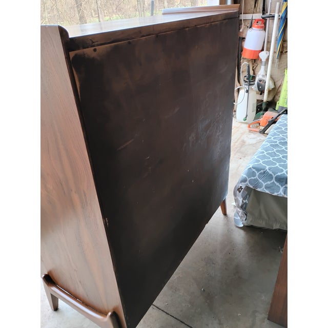 Chocolate Mid 20th Century Tallboy Bedroom Dresser Chest of Drawers From United Furniture For Sale - Image 8 of 10
