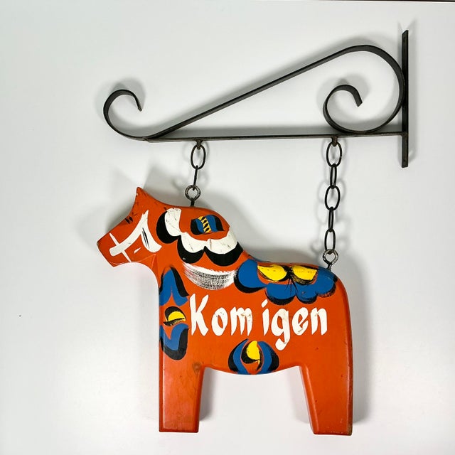 1970s Vintage Boho Chic Gustavian Swedish Dala Horse House Sign & Iron Bracket For Sale - Image 4 of 15